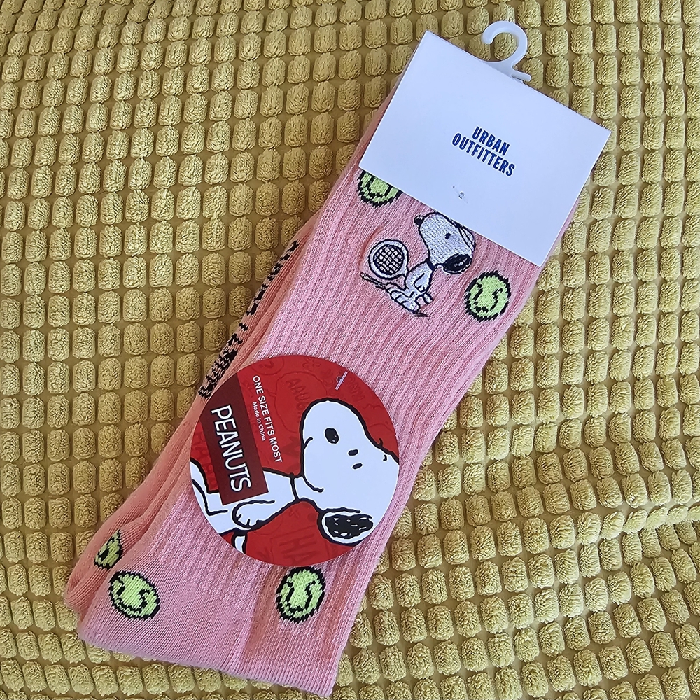 NWT Peanuts Snoopy Tennis Embroidered Crew Sock